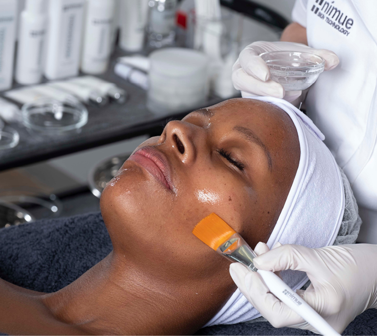 Do Salon Treatments Assist with Blemish-Prone Skin? – Nimue